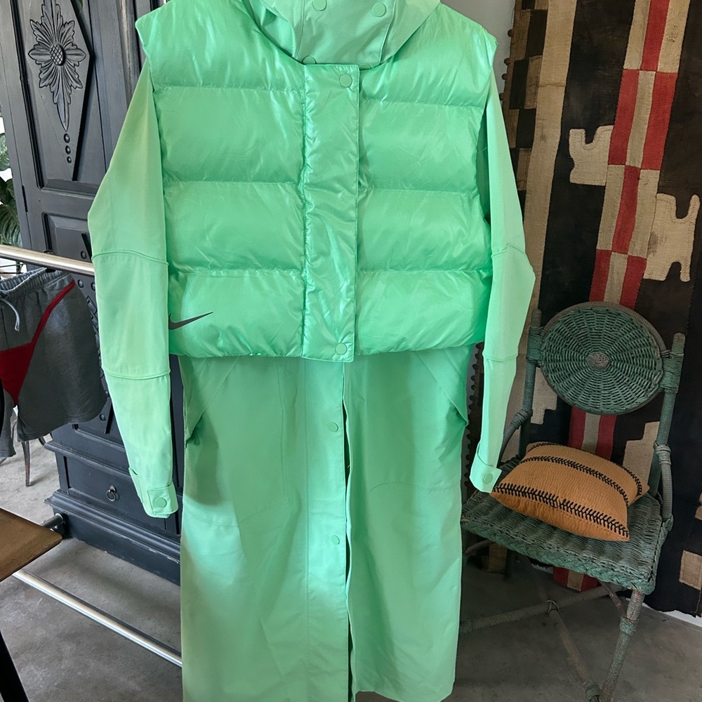 Nike Women’s Size Small Light Mint Green Sportwear City Ready Jacket